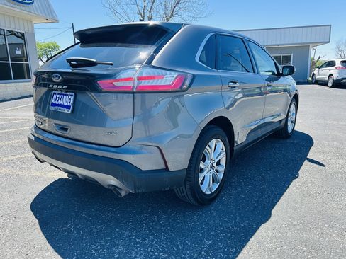 Used 2022 Ford Edge Titanium w/ Equipment Group 301A AWD/4WD image 9