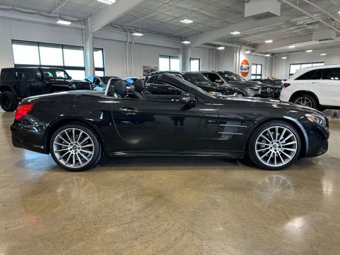 Used 2019 Mercedes-Benz SL 550 image 16