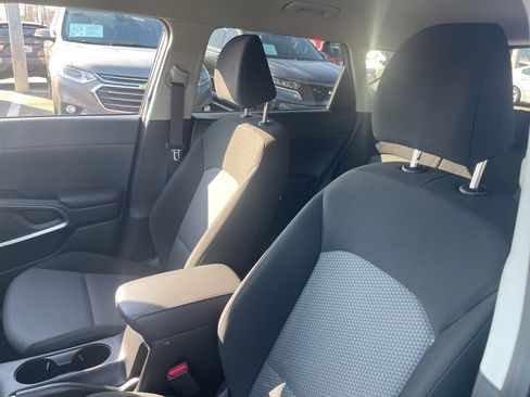 Used 2023 Kia Soul LX w/ LX Technology Package image 18