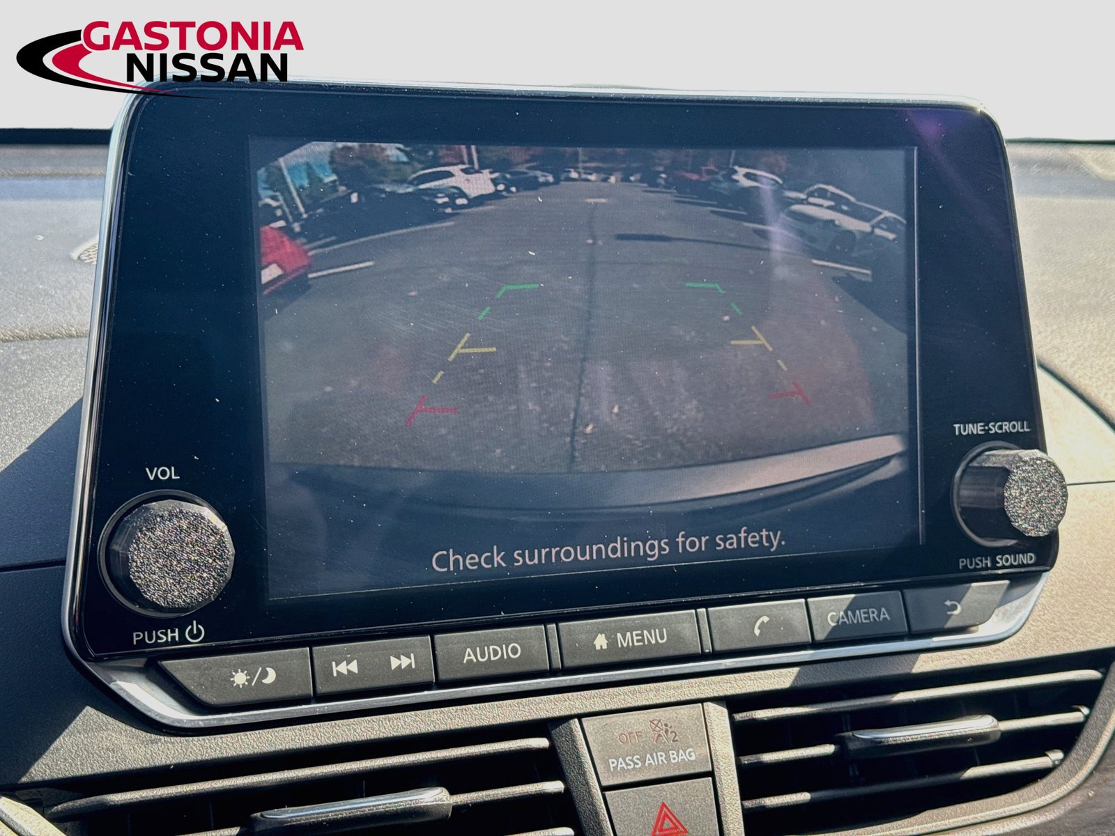 Used 2025 Nissan Altima 2.5 SV FWD image 17