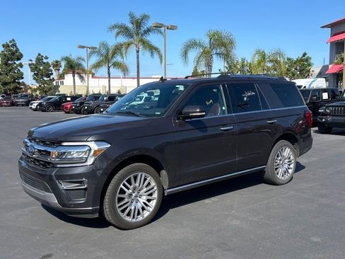 Used 2024 Ford Expedition Limited AWD/4WD image 1