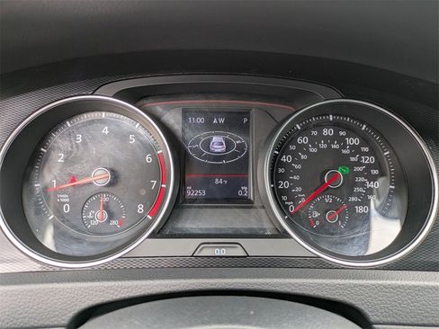 Used 2017 Volkswagen GTI SE image 21