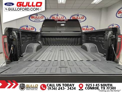 Used 2025 GMC Sierra 2500 AT4 w/ AT4 Premium Plus Package image 11