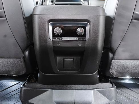 Used 2022 Chevrolet Tahoe Premier AWD/4WD image 30