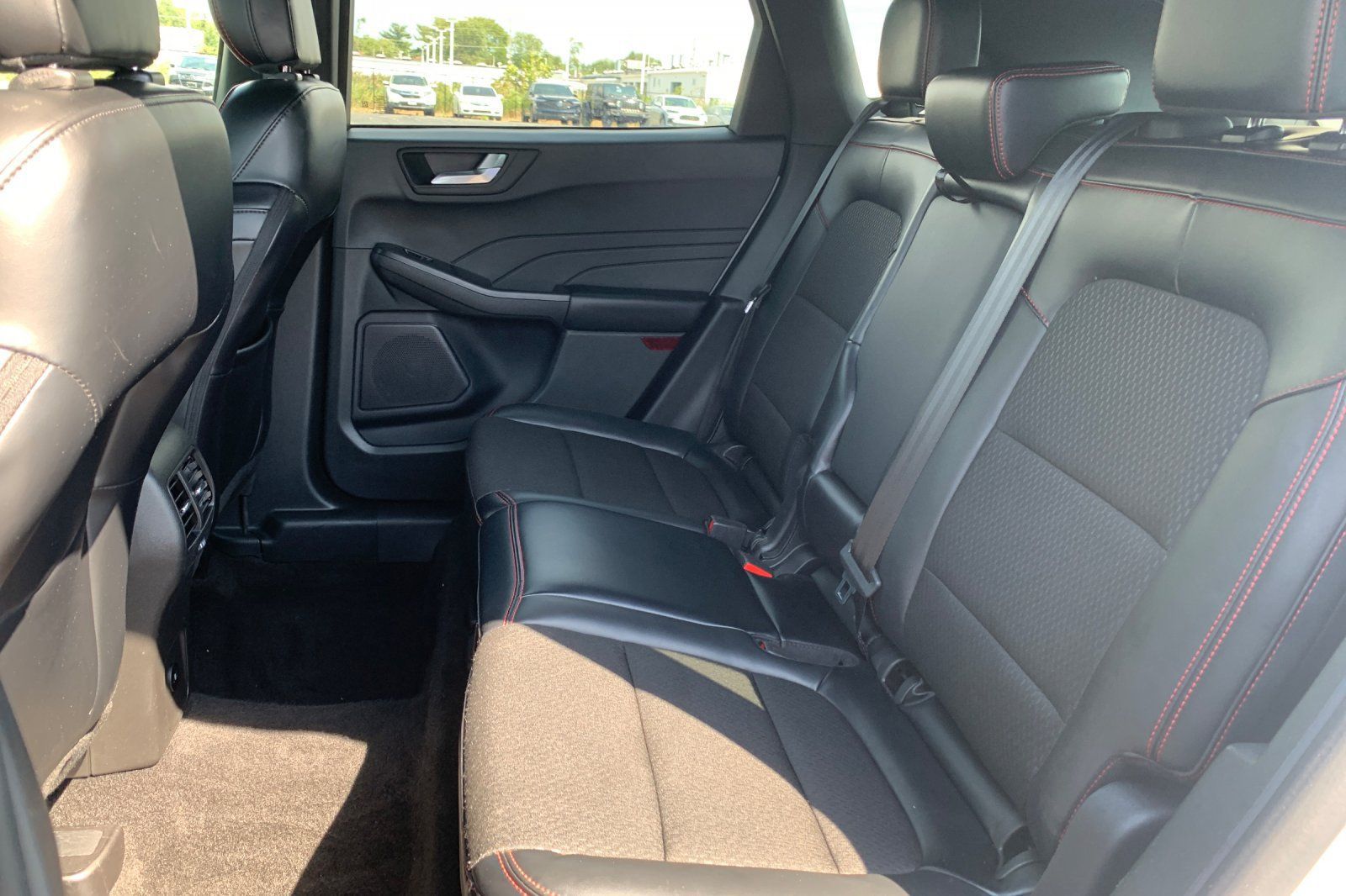 Used 2025 Ford Escape ST-Line FWD image 15