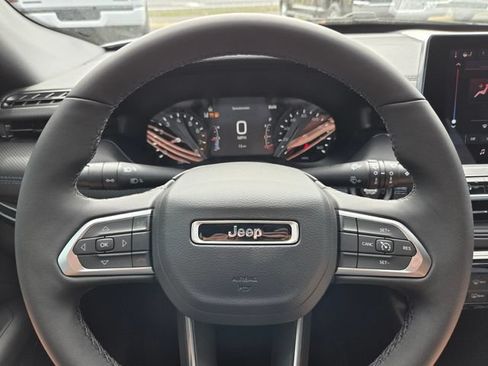 Used 2026 Jeep Compass Latitude AWD/4WD image 24