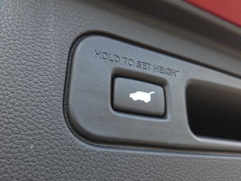 Used 2025 Honda Pilot Touring image 20