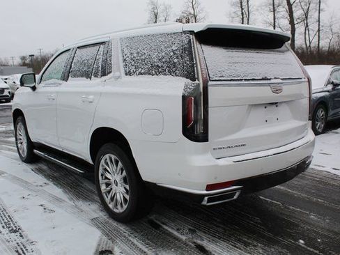Used 2022 Cadillac Escalade Premium Luxury image 5