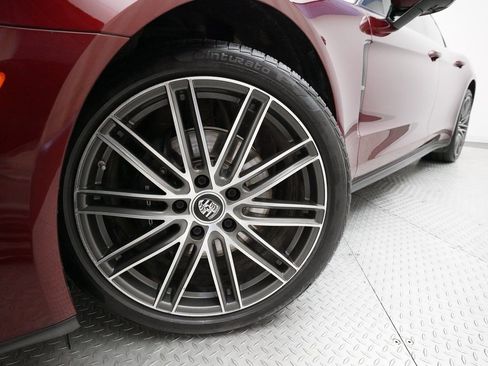 Used 2022 Porsche Panamera 4 image 8