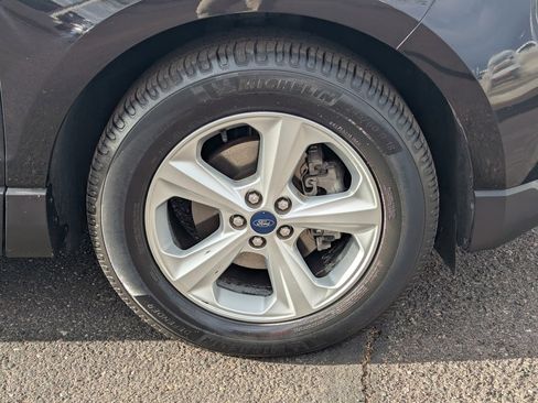 Used 2019 Ford Edge SE w/ SE Fleet Driver's Package image 10