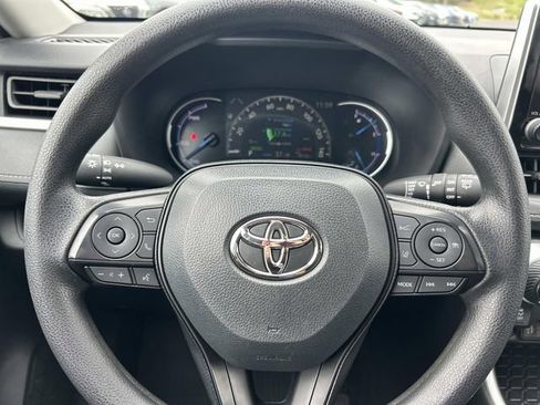Used 2025 Toyota RAV4 XLE AWD/4WD image 26
