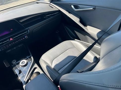 Certified 2023 Kia Niro Wave w/ Wave Preserve Package FWD image 13