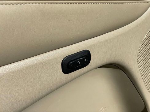 Used 2018 Jeep Grand Cherokee Limited image 12