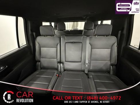 Used 2024 GMC Yukon XL SLT image 15
