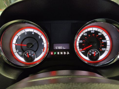 Used 2019 Dodge Grand Caravan SE FWD image 23