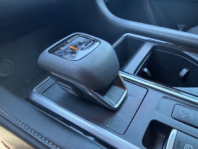 Used 2025 Nissan Pathfinder SV FWD image 28