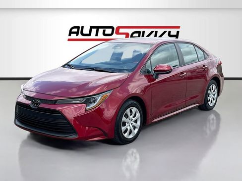 Used 2023 Toyota Corolla LE image 3