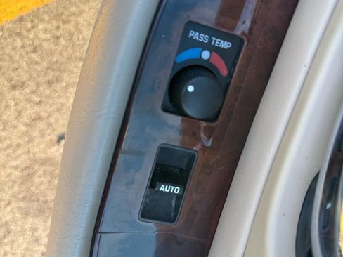 Used 2001 Oldsmobile Aurora 4.0 image 26