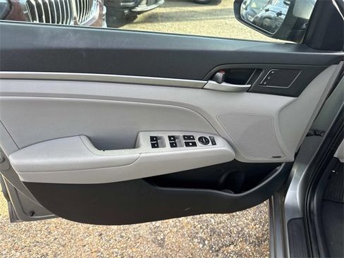 Used 2017 Hyundai Elantra Limited w/ Limited Ultimate Package 09 image 25