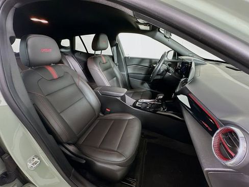 Used 2024 Chevrolet Trax RS image 27