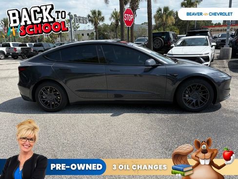 Used 2025 Tesla Model 3 Long Range RWD image 8