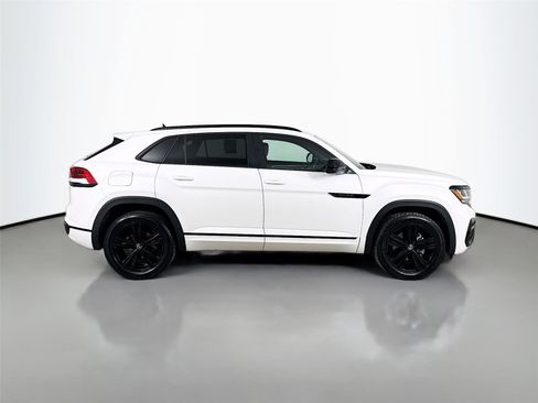 Used 2023 Volkswagen Atlas Cross Sport SEL R-Line AWD/4WD image 10