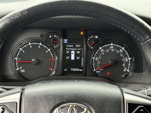 Used 2022 Toyota 4Runner SR5 image 17