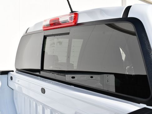 New 2026 GMC Canyon Elevation w/ Convenience Package image 9