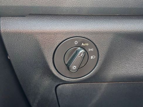 Used 2019 Volkswagen Jetta SE FWD image 20