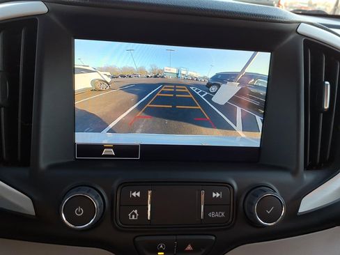 Used 2022 GMC Terrain SLT image 22