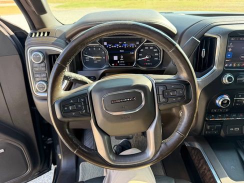 Used 2020 GMC Sierra 1500 Denali w/ Denali Ultimate Package AWD/4WD image 15