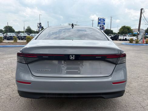 Used 2025 Honda Accord SE image 4