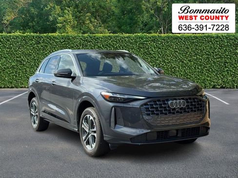 Used 2025 Audi Q5 Premium Plus w/ Premium Plus image 1