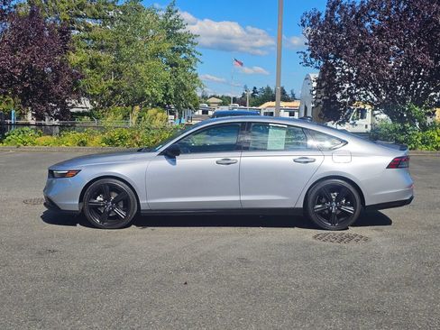 Used 2023 Honda Accord Sport image 4