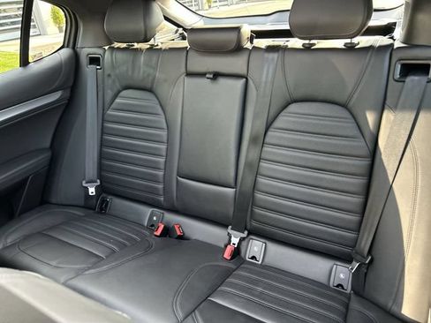 Used 2023 Alfa Romeo Stelvio Veloce AWD/4WD image 23