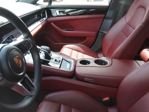 Used 2018 Porsche Panamera 4 AWD/4WD image 9