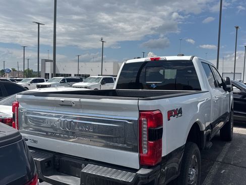 Used 2024 Ford F250 King Ranch AWD/4WD image 3