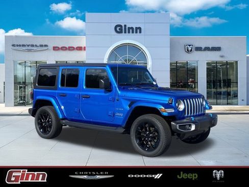 Used 2022 Jeep Wrangler Unlimited Sahara w/ Cold Weather Group image 1
