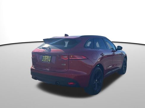 Used 2018 Jaguar F-PACE R-Sport image 6