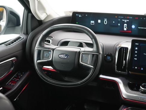Used 2025 Ford Expedition Max Platinum w/ Platinum Ultimate Package AWD/4WD image 15