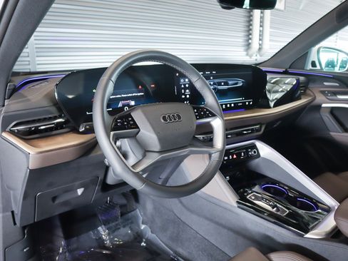 Certified 2025 Audi Q5 Premium Plus w/ Premium Plus image 17