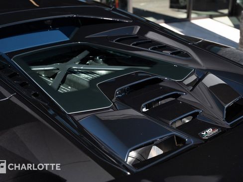 Used 2024 Lamborghini Huracan Tecnica image 15