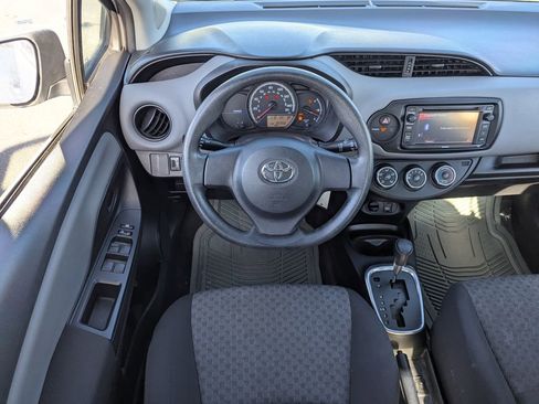 Used 2015 Toyota Yaris L image 22