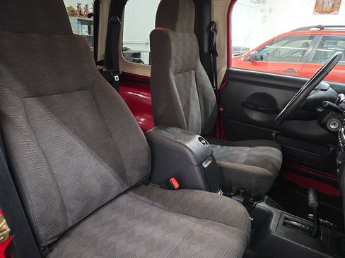 Used 2003 Jeep Wrangler X image 28