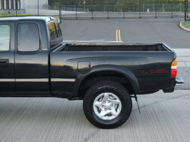 Used 2003 Toyota Tacoma 4x4 Xtracab V6 w/ SR5 Pkg image 8