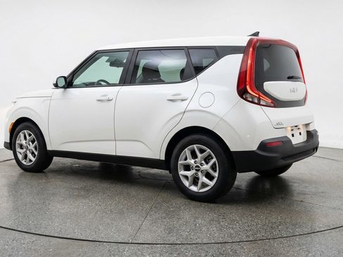 Used 2025 Kia Soul LX w/ LX Technology Package image 6