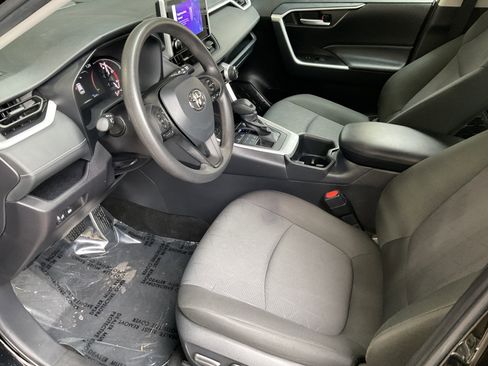 Used 2024 Toyota RAV4 XLE AWD/4WD image 17