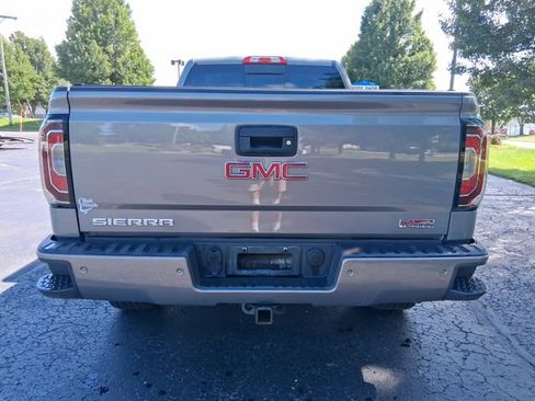 Used 2017 GMC Sierra 1500 SLT AWD/4WD image 4