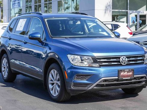 Used 2019 Volkswagen Tiguan SE w/ Panoramic Sunroof Package AWD/4WD image 3