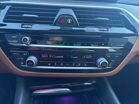 Used 2022 BMW 540i xDrive image 22